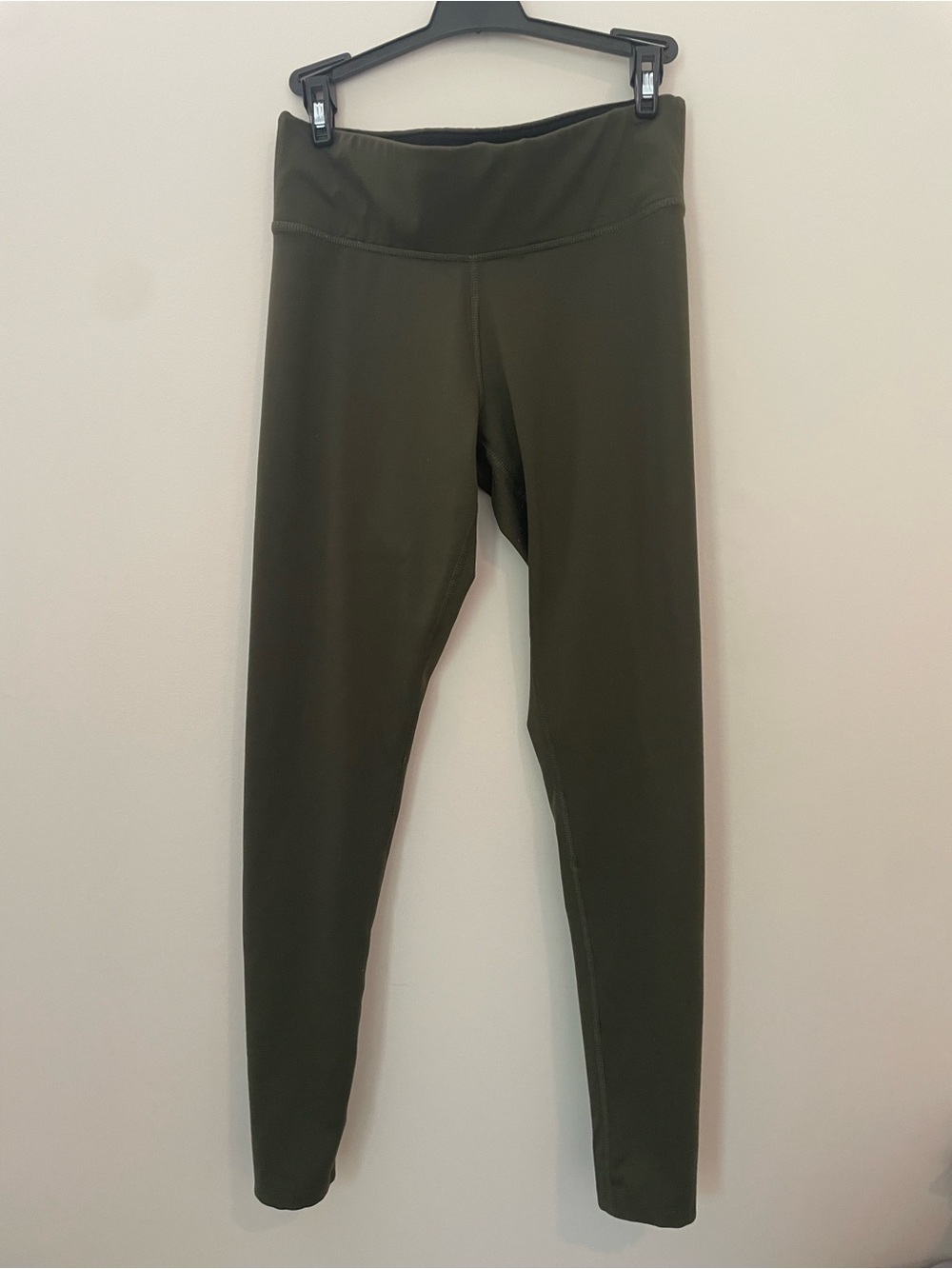 Women’s Small VS Pink Ultimate Legging Olive Green